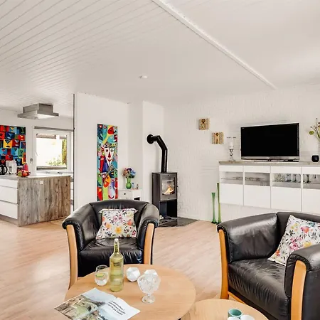 Heloise - 900m From The Sea By Interhome